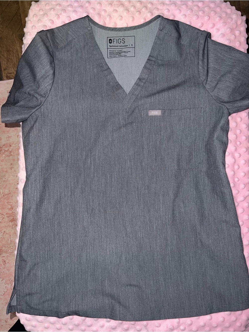 Figs Women's V-Neck Top in Charcoal Heathered grey